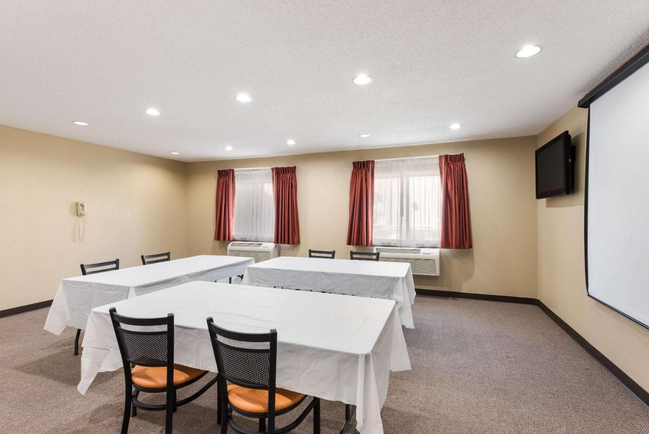 Quality Inn Upper Sandusky Екстер'єр фото