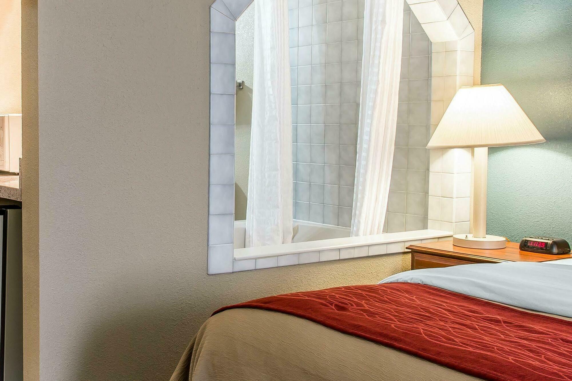 Quality Inn Upper Sandusky Екстер'єр фото