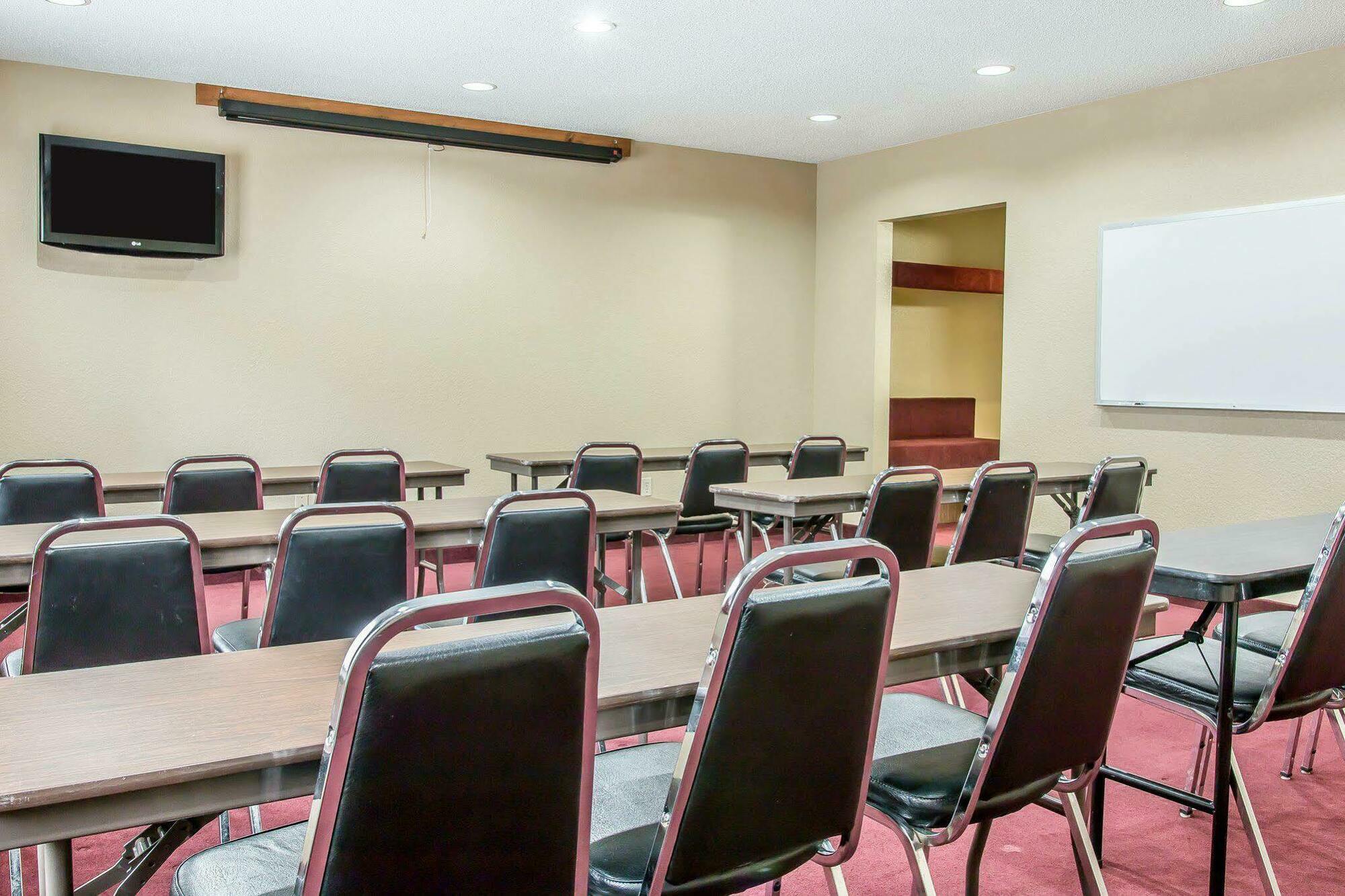 Quality Inn Upper Sandusky Екстер'єр фото
